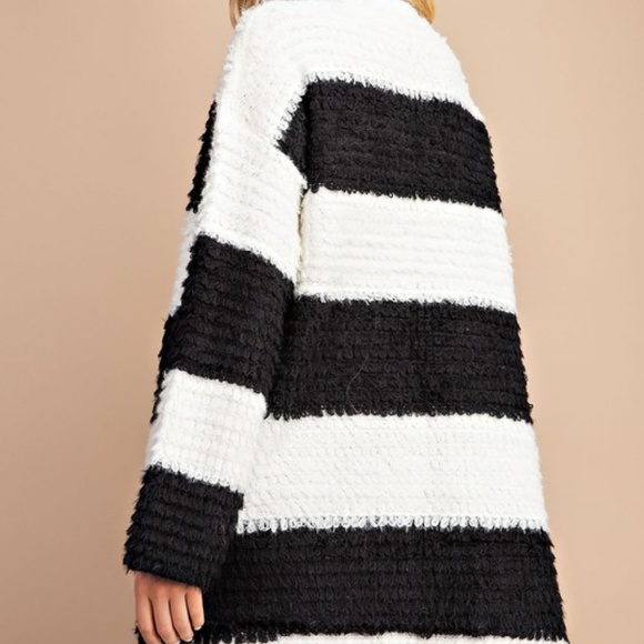 Black/White Striped Loop Knit Open Front Cardigan - Picture 4 of 4